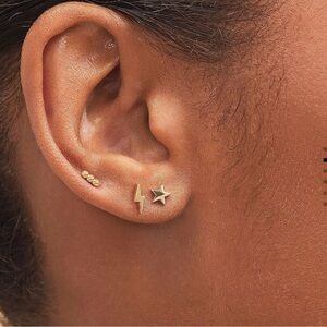 Mejuri 14k gold stud earring